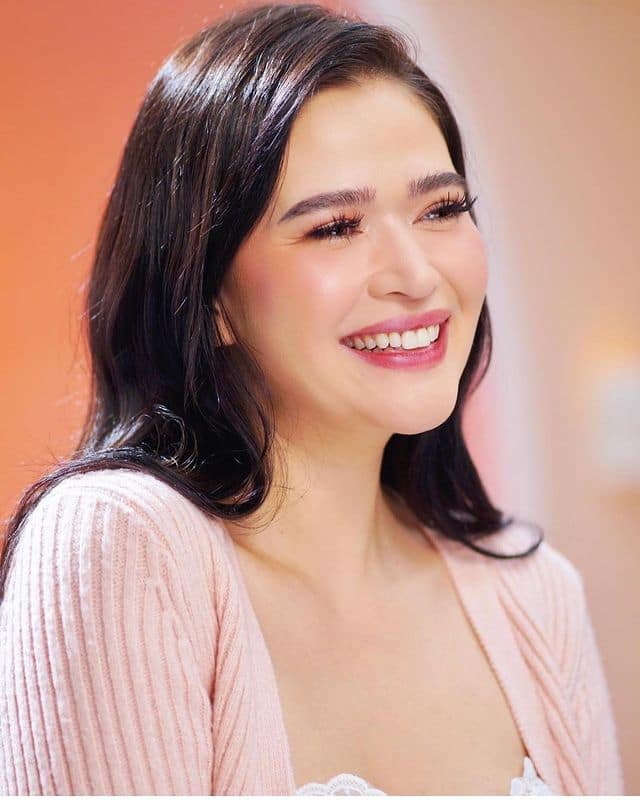 In Photos: A Look at Carlo Aquino’s Leading Ladies